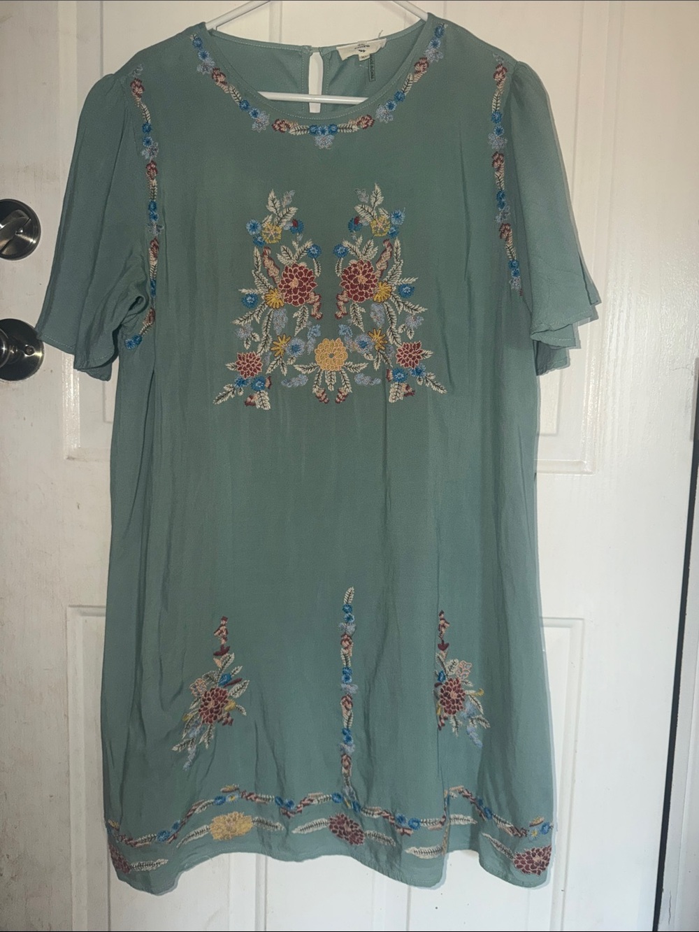 entro Sage Green Embroidered Floral Shift Dress
